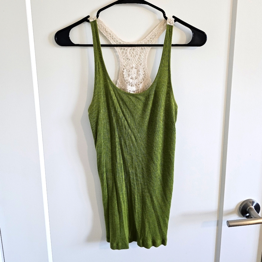 Mudd green with cream lace accent tank top, L